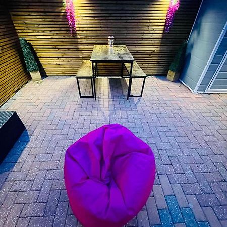 Brand New Modern 3 Bedroom Homeブラックプール エクステリア 写真